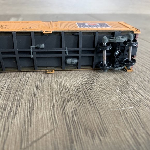 Athearn 5207 40' MORX 9089 Morrell Meats Scribed Reefer HO Scale - Picture 9 of 12
